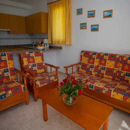 Semesteranläggning (resort) Complejo Turistico Reyes 3*